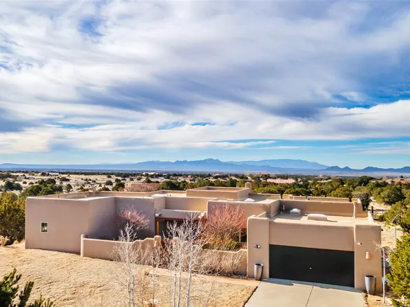 11 Coyote Xing, Santa Fe, NM 87508