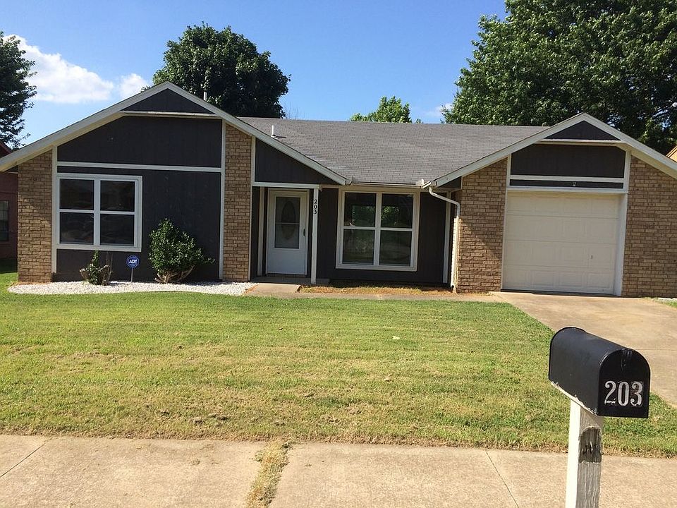 1st image of 203 Jonathan Dr