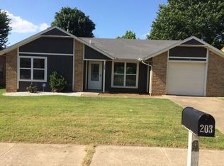 203 Jonathan Dr, Bentonville, AR 72712