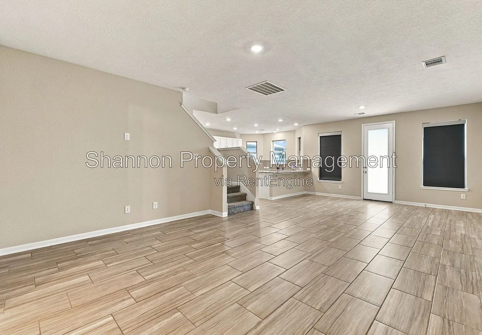 3 bed, 2.5 bath, 2124 sqft, $2,200 — Photo 4