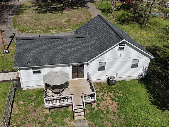 3rd image of 20939 Abell Rd