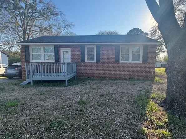 589 Forest Knolls Rd, Goldsboro, NC 27534