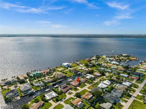 5815 SW 1st Pl, Cape Coral, FL 33914