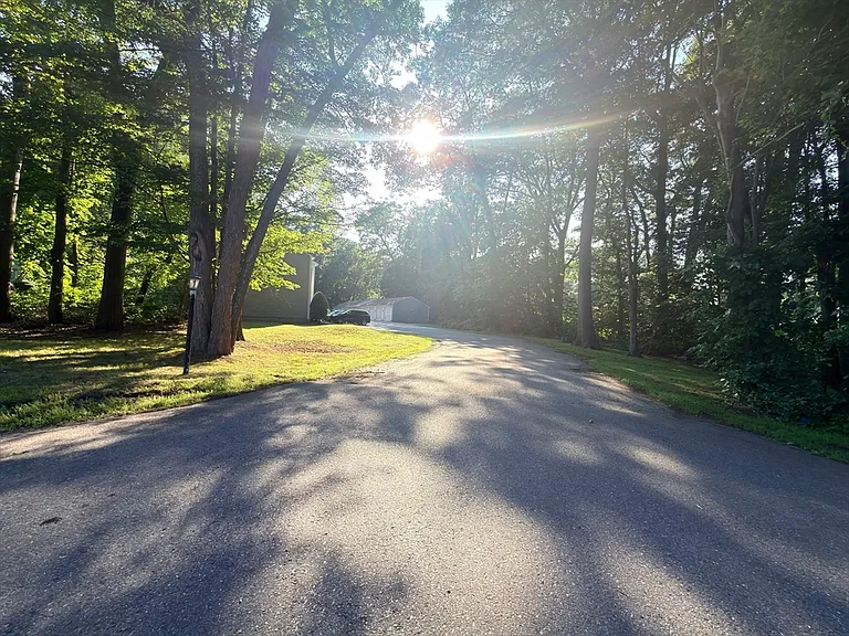 1 Annaberry Ln #1A — Photo 2