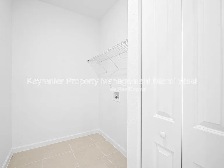 1385 SE 7th Ter — Photo 24
