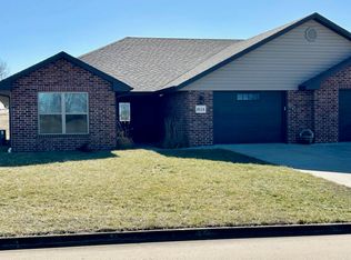 911 Country Meadows St #A, California, MO 65018