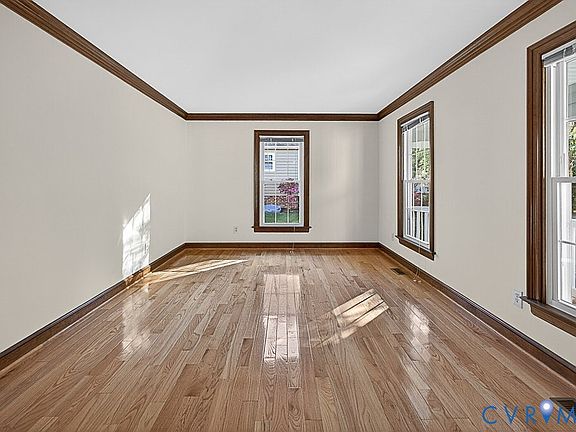 4th image of 2340 Lancashire Dr