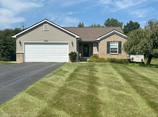 5251 Spruceview Ln, Fowlerville, MI