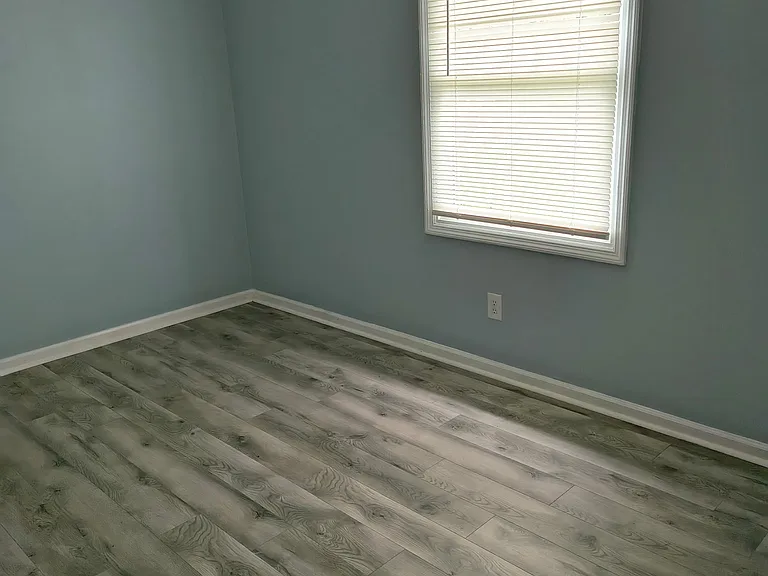 136 Ashville Dr — Photo 3