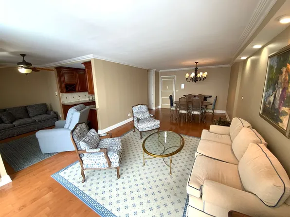 27010 Grand Central Pkwy APT 27A, Floral Park, NY 11005