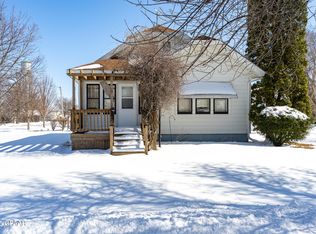 303 S Adam St, Northwood, ND 58267