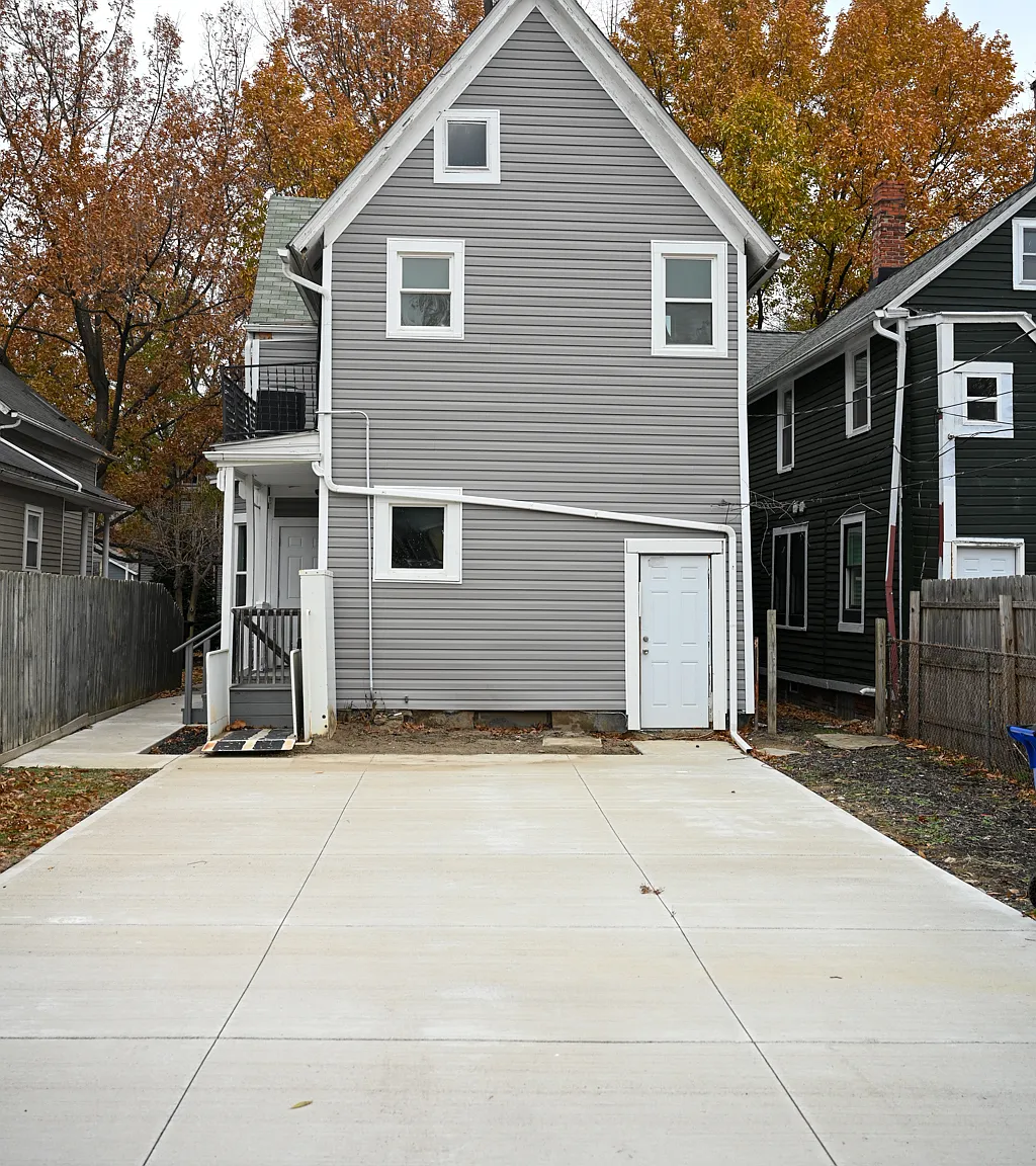 2 bed, 1.5 bath, 2134 sqft, $1,750 — Photo 3