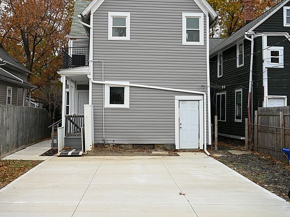 3rd image of 4015 Whitman Ave