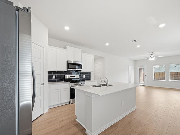 3rd image of 1315 Hopes Lake Dr