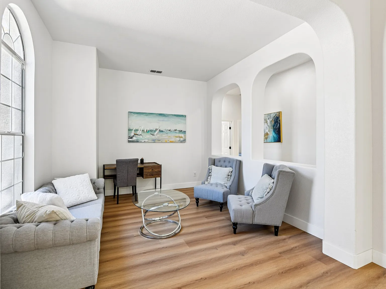 4 bed, 2306 sqft, $6,500 — Photo 4