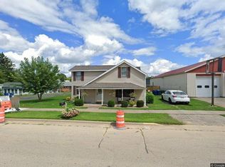 1220 S Percival St, Hazel Green, WI 53811