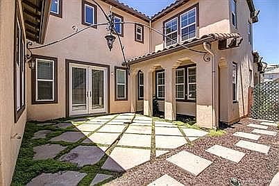 3rd image of 1289 Holmgrove Dr