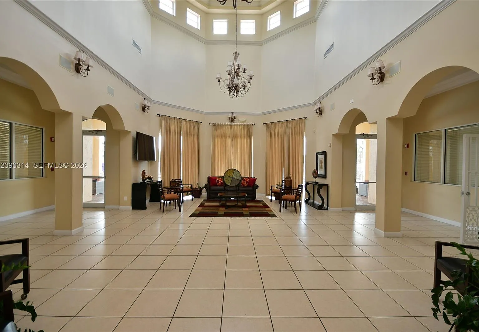Melrose Point Condo — Photo 4