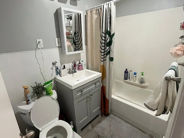 239 E St #2 — Photo 14