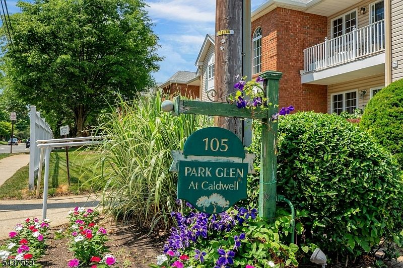 1st image of 105 Roseland Ave #1601