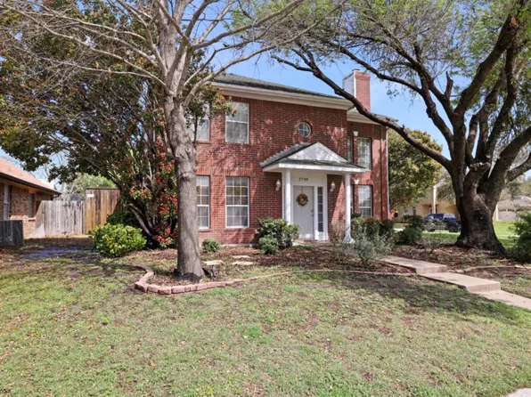 2738 Claremont Dr, Grand Prairie, TX 75052