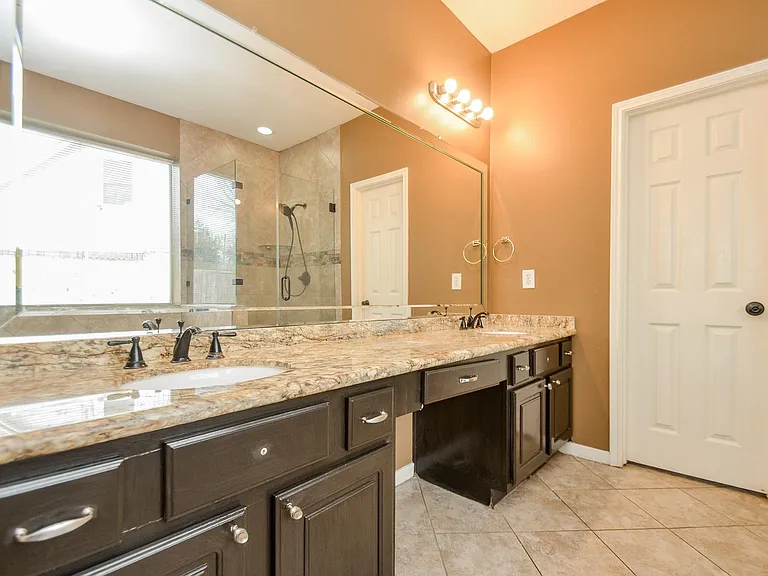 12811 Candace Ct — Photo 18