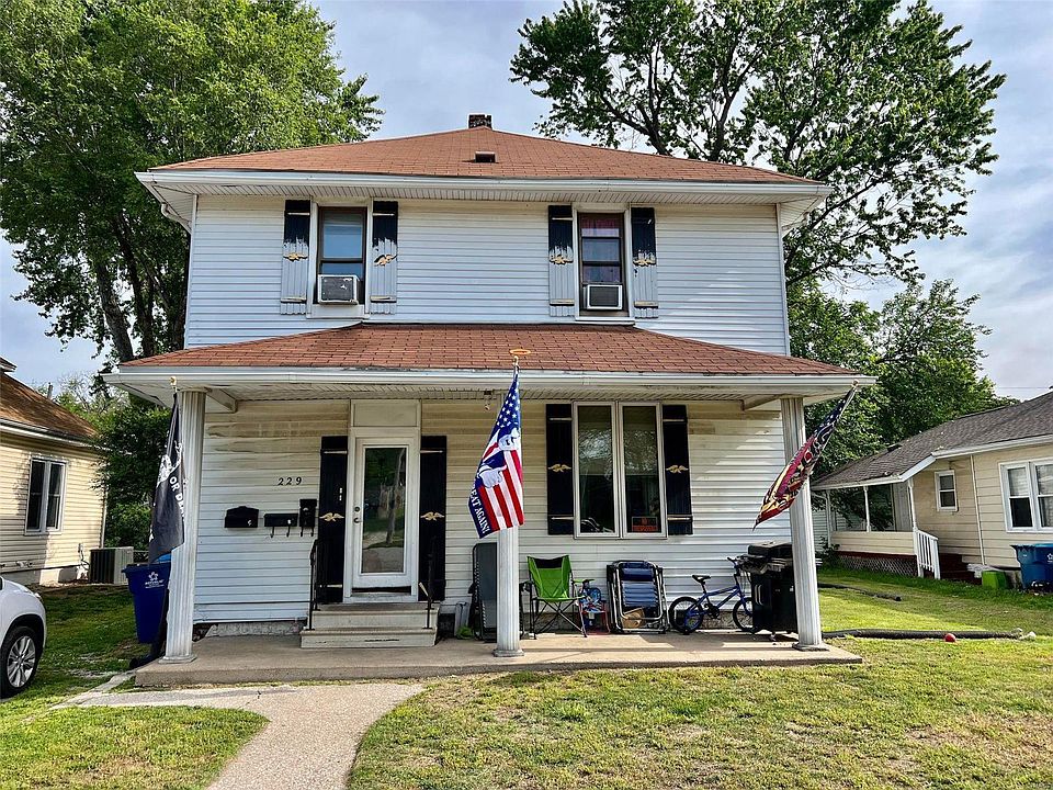 1st image of 229 E Acton Ave