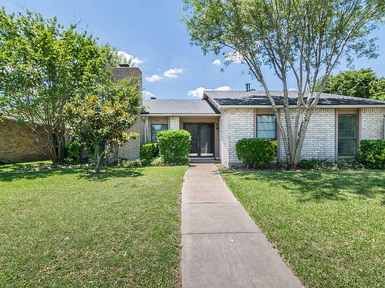 3314 Ridgemoor Dr — Photo 1