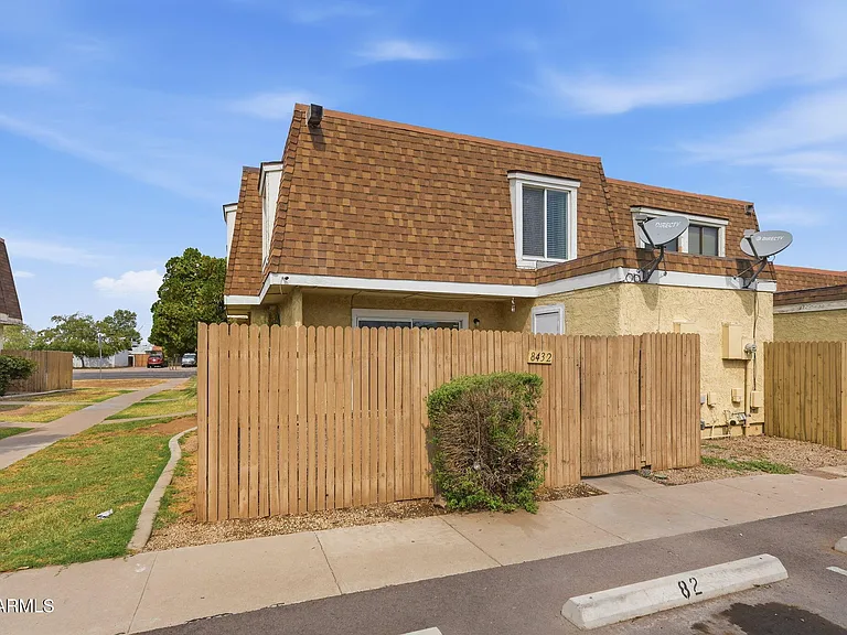 8432 N 34th Dr — Photo 7