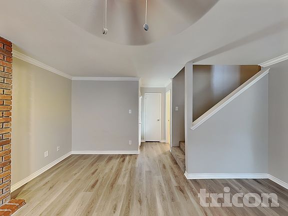 2nd image of 2124 Glenn Ln