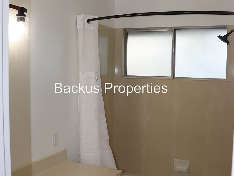 738 Carmelita Dr — Photo 8