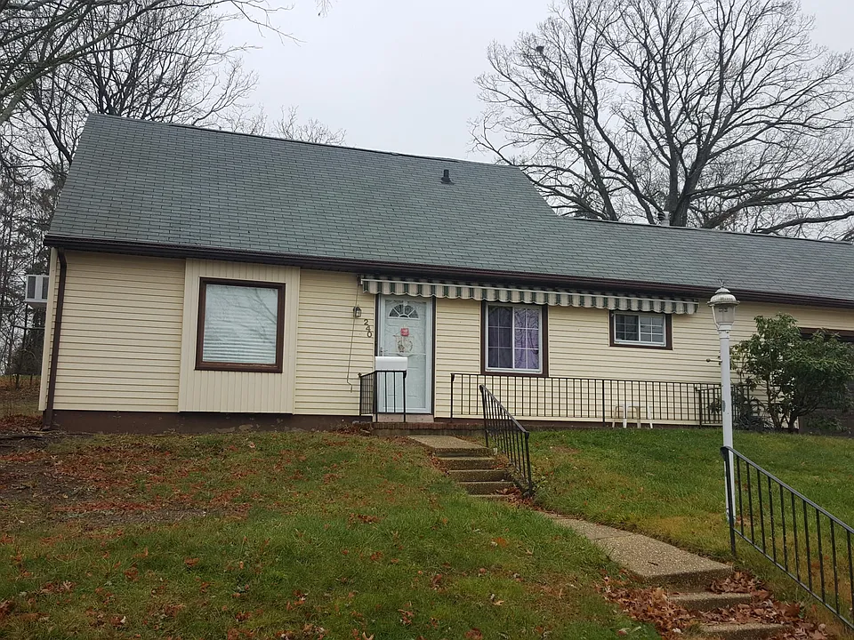 240 Castlewall Ave