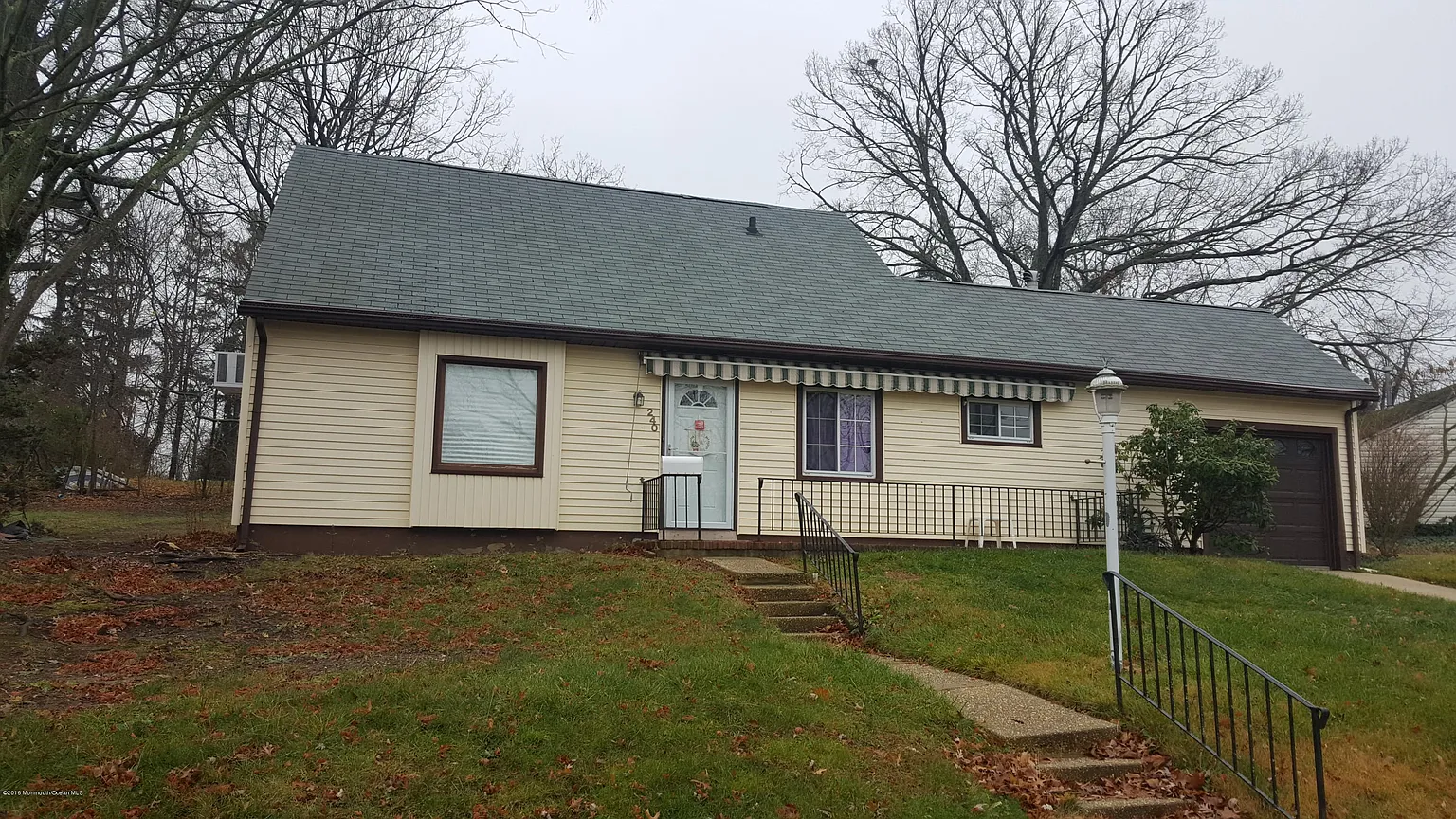 240 Castlewall Ave photo 1