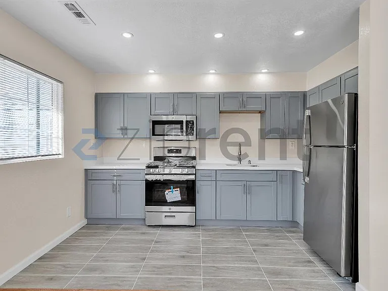 4027 Fullington St — Photo 10