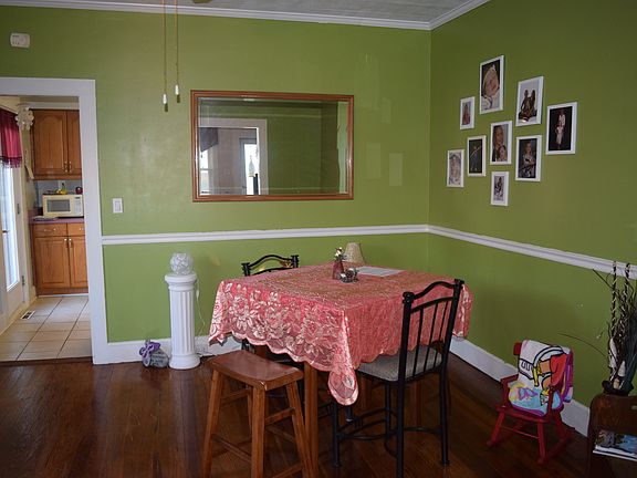 5th image of 303 W 13th St