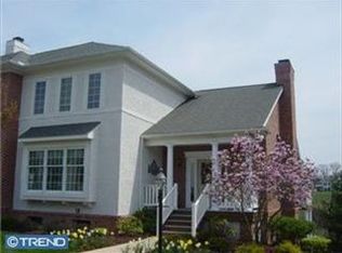 527 Gramercy Ln, Downingtown, PA 19335