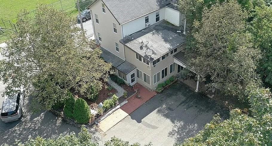2nd image of 80 Branch St