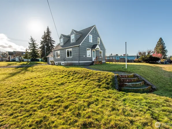 1202 W 9th Street, Port Angeles, WA 98363