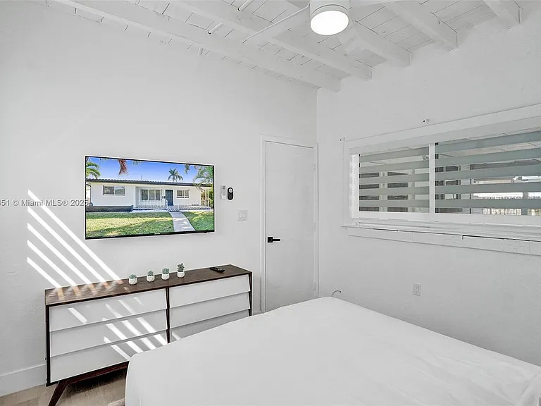 1230 Johnson St — Photo 55
