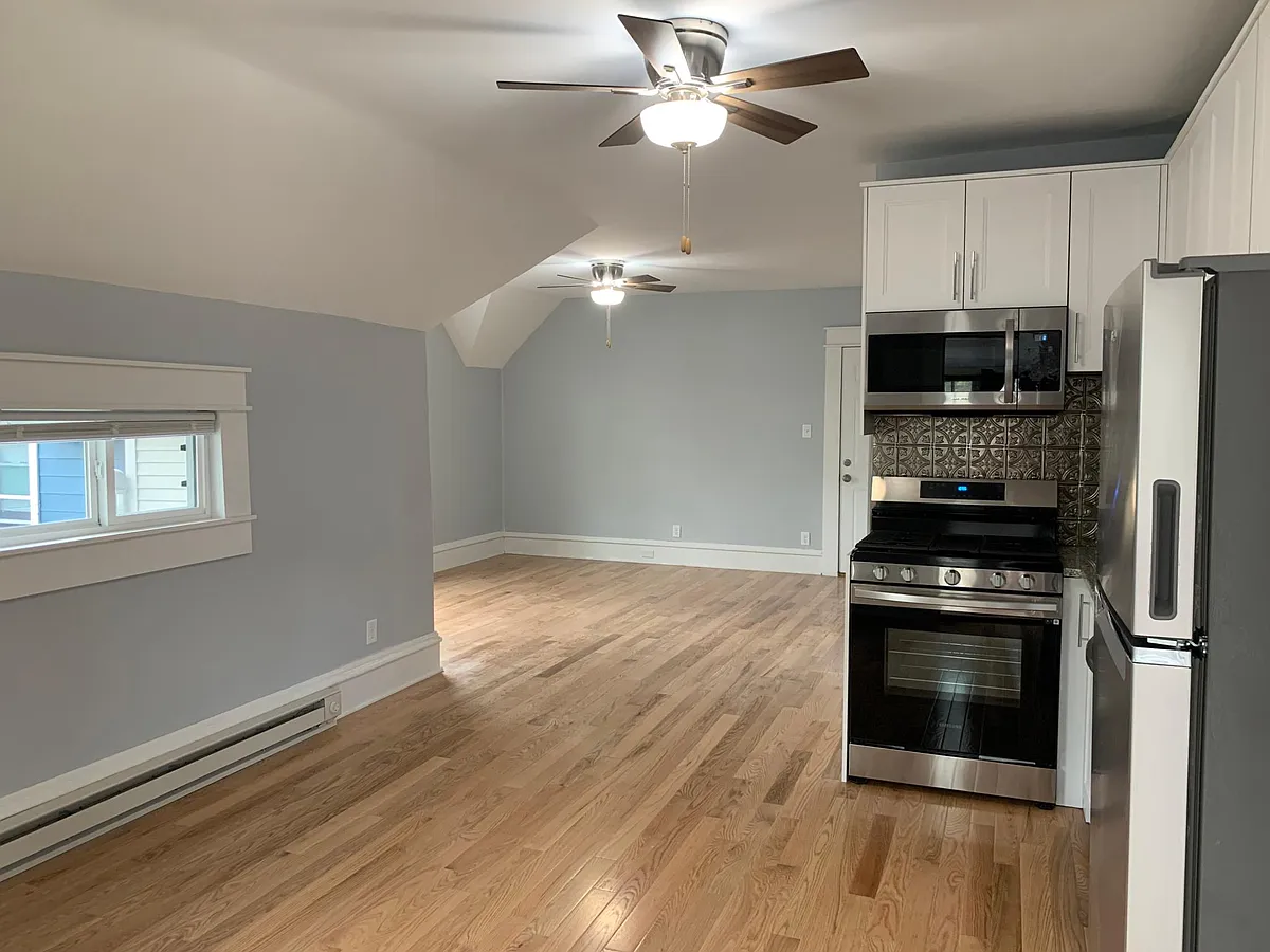 Building Photo - 1203 Washington St NE #5