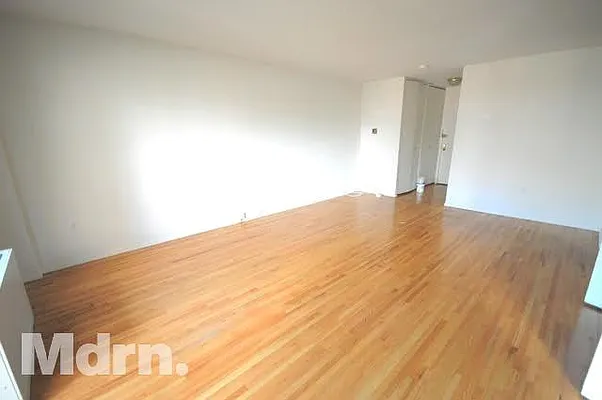 Rented by Mdrn Residential | media 1