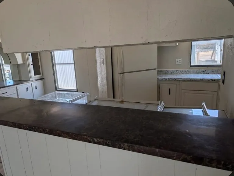 451 E Boulder Ln — Photo 3
