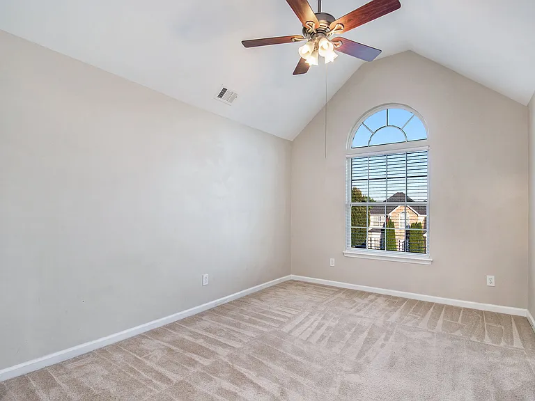 395 Sugarberry Ln — Photo 16