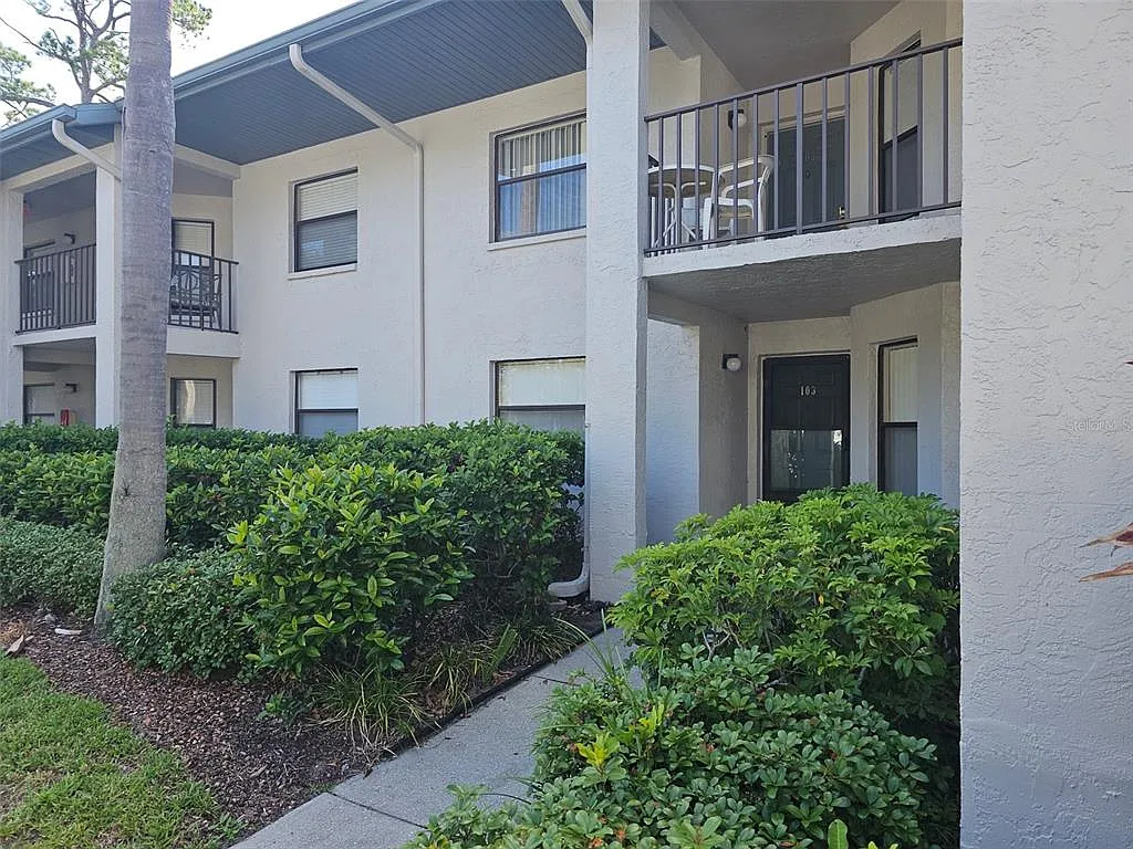 2 bed, 2.0 bath, 1141 sqft, $2,400 — Photo 4
