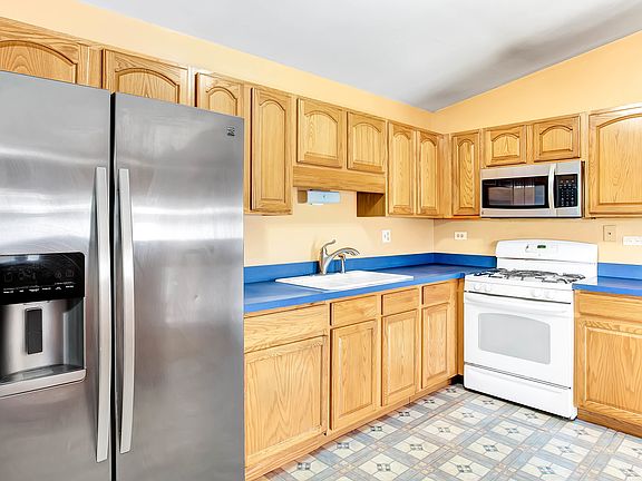 4th image of 10914 S Lorel Ave