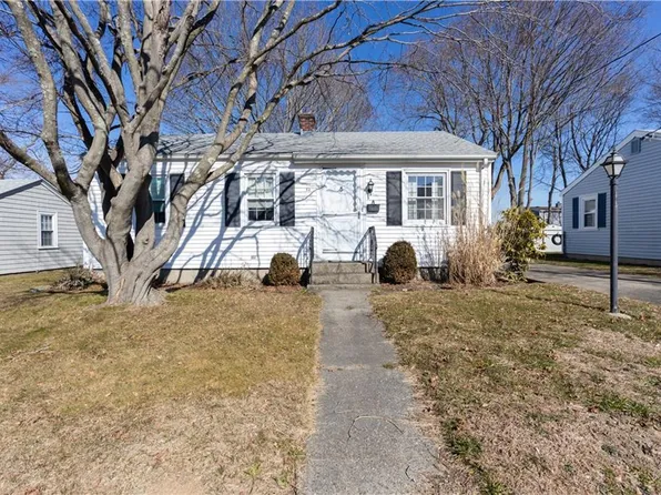 52 Vineyard Ave, East Providence, RI 02914