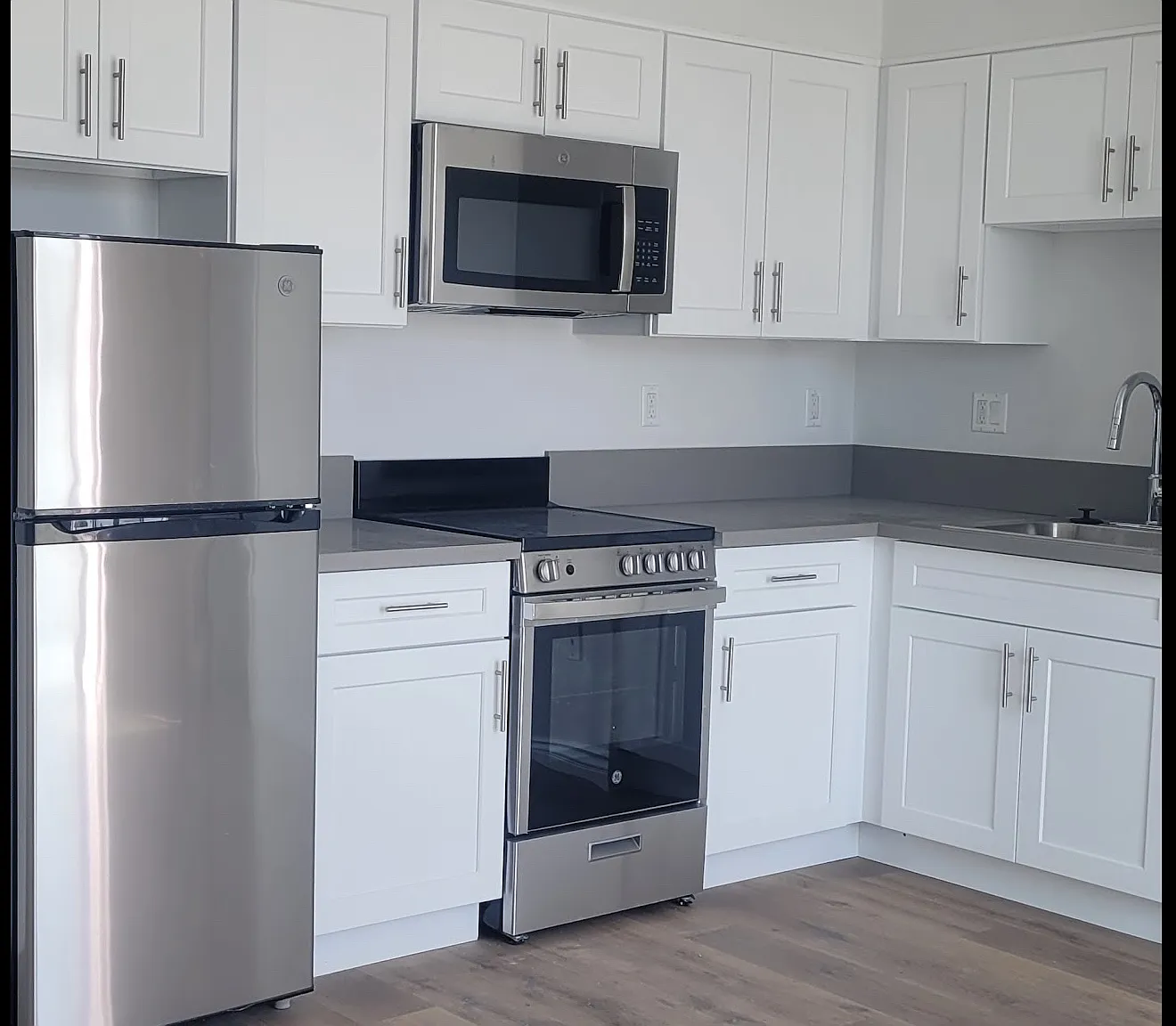 1 bed, 450 sqft, $1,800 — Photo 2