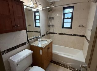 40 Terrace Circle #4C, Great Neck, NY 11021