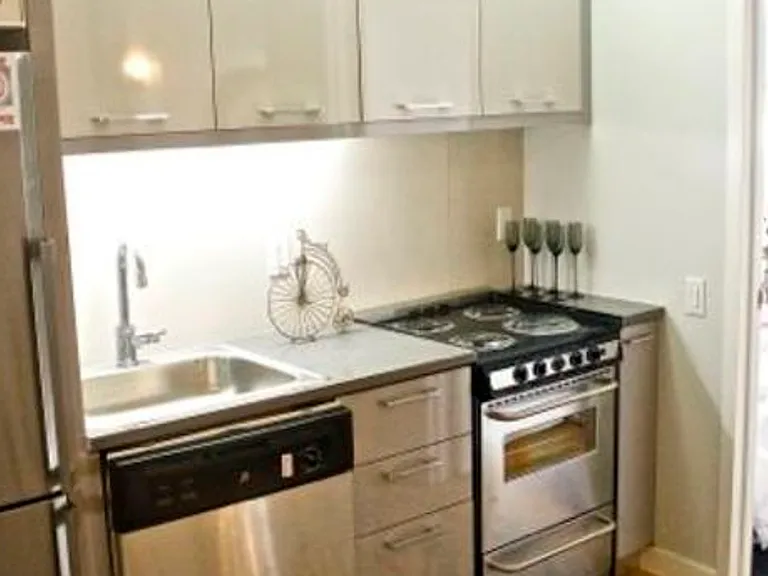 96 Dupont St #LL7 — Photo 20
