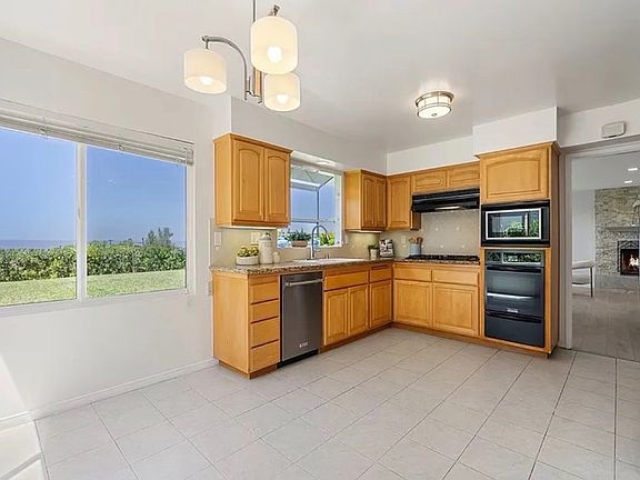 4th image of 28503 Trailriders Dr